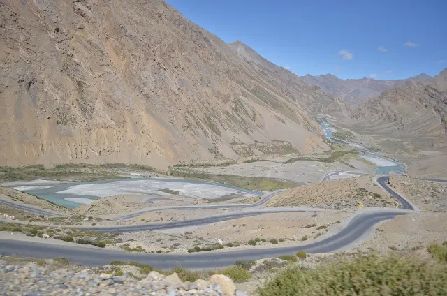 Gata Loops and the Tsarap river
