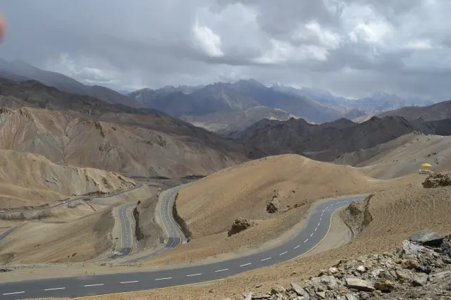 Winding road near Leh